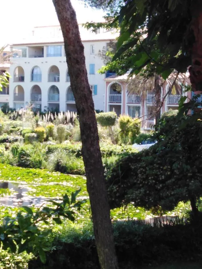 Appartement T2 Avec Piscine A 100 M De La Plage Six-Fours-les-Plages Apartment